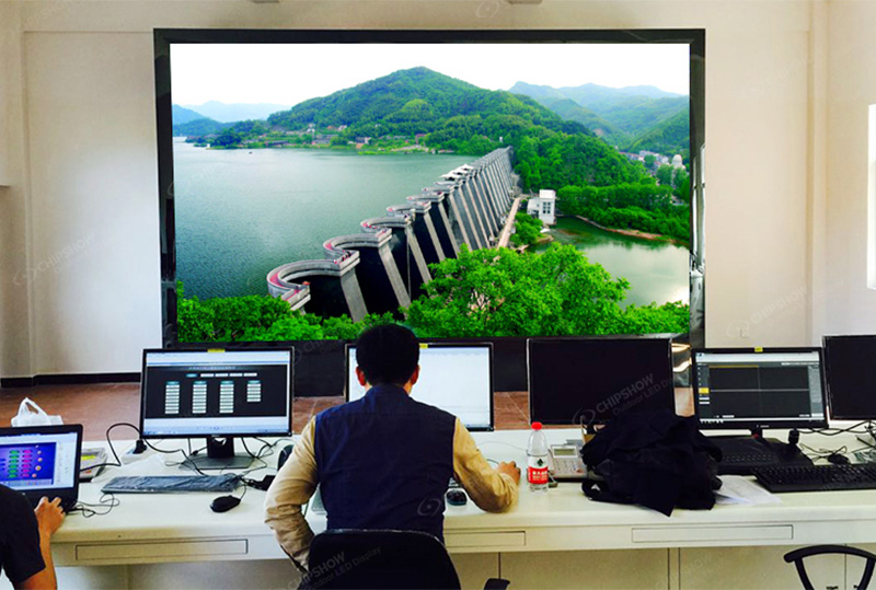 Малогабаритный светодиодный экран в диспетчерском центре в Юньнани, Китай